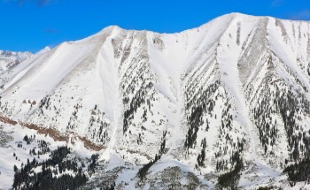 1 natural wind slab within the 48 hours failing on an above treeline cross loaded Southern slope. SS-N-R2-D2