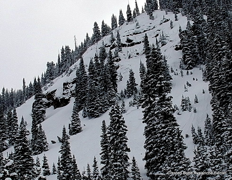 NE aspect BTL. Same small, natural storm slab as previous pic, but zoomed out for sense of terrain feature. Also some very small sluffs came off of those cliffs.